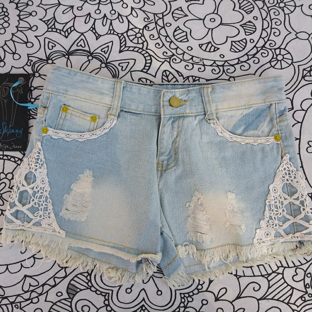 Lace detail shorts